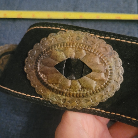 SOUTHWESTERN STYLE CONCHO LEATHER BELT  SZ 34" - Picture 9 of 16